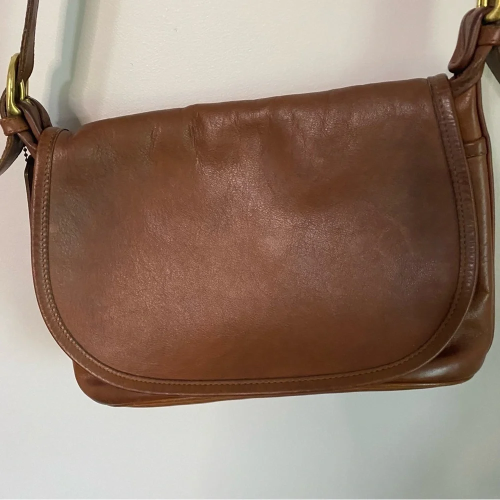 [Coach] Vintage 90s 100% Brown Leather Fold Over Saddle Crossbody  Bag